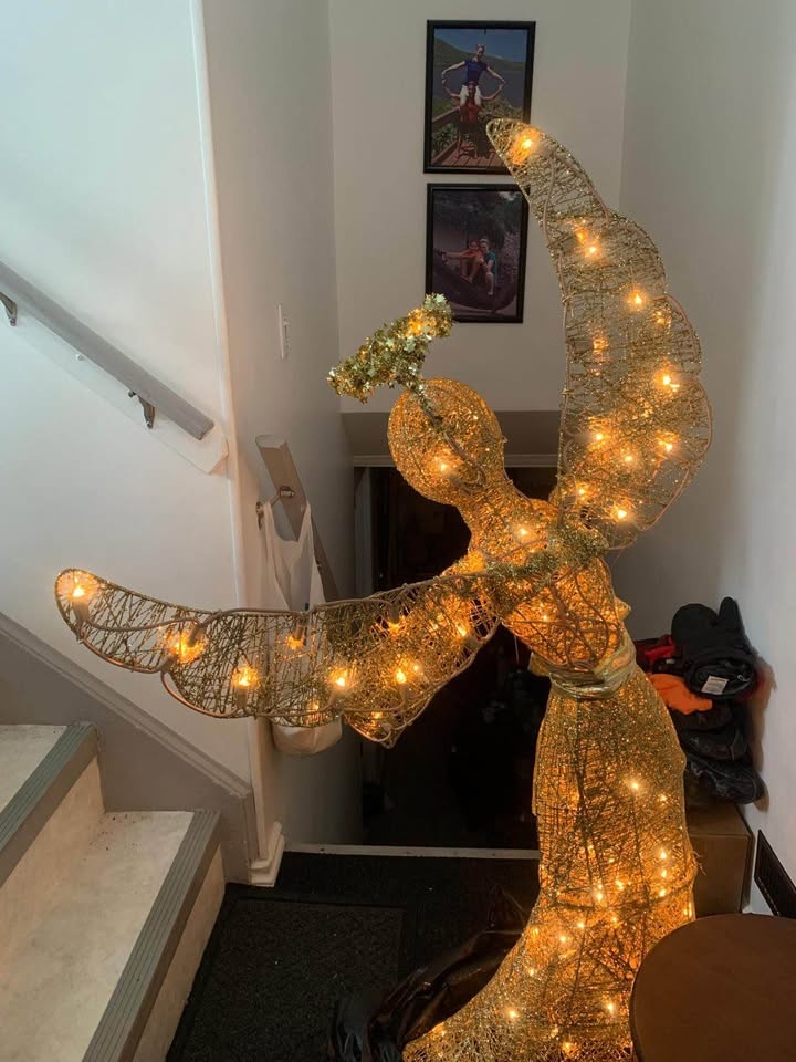 Gold Angel Decoration with Lights 🏆 - photo 4