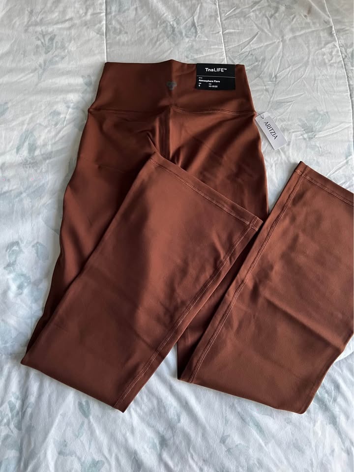 Aritzia Tna Atmosphere Flare High-Rise Legging - Size S - photo 5