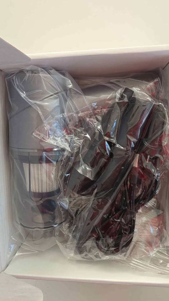 BNIB Portable Vacuum Cleaner - photo 2