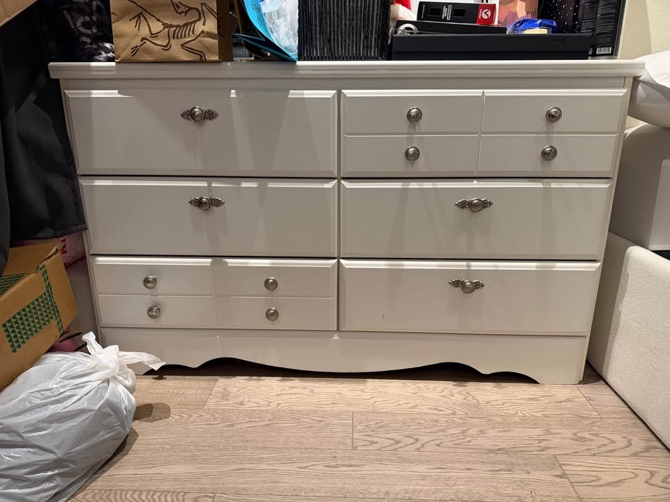 White dresser 49x16.5x30in