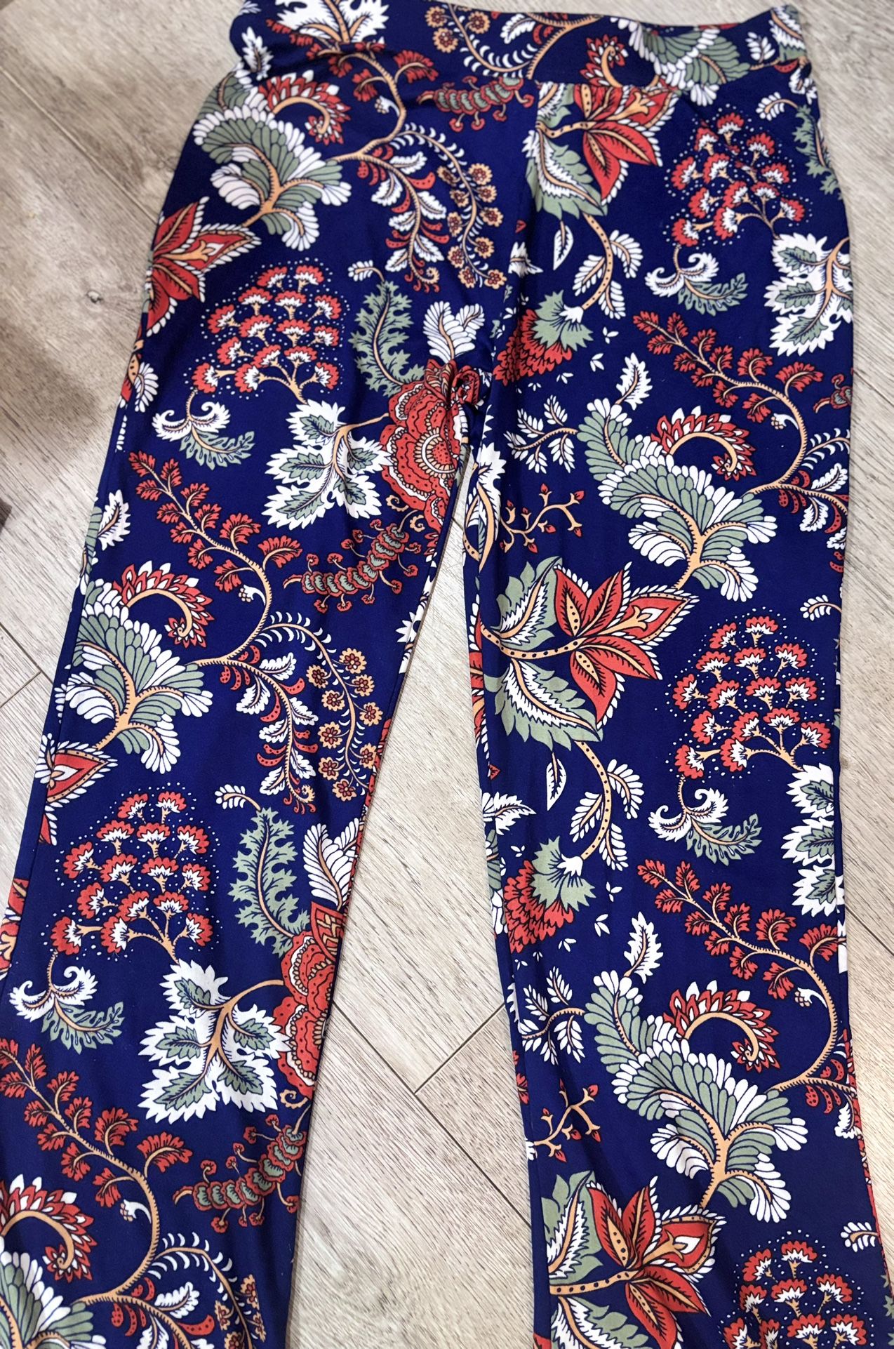 Super flattering Maze Navy Floral Soft Wide-Leg Pants – Size M - photo 4