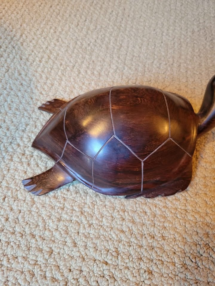 Hand-Carved Wooden Sea Turtle Figurine - photo 3
