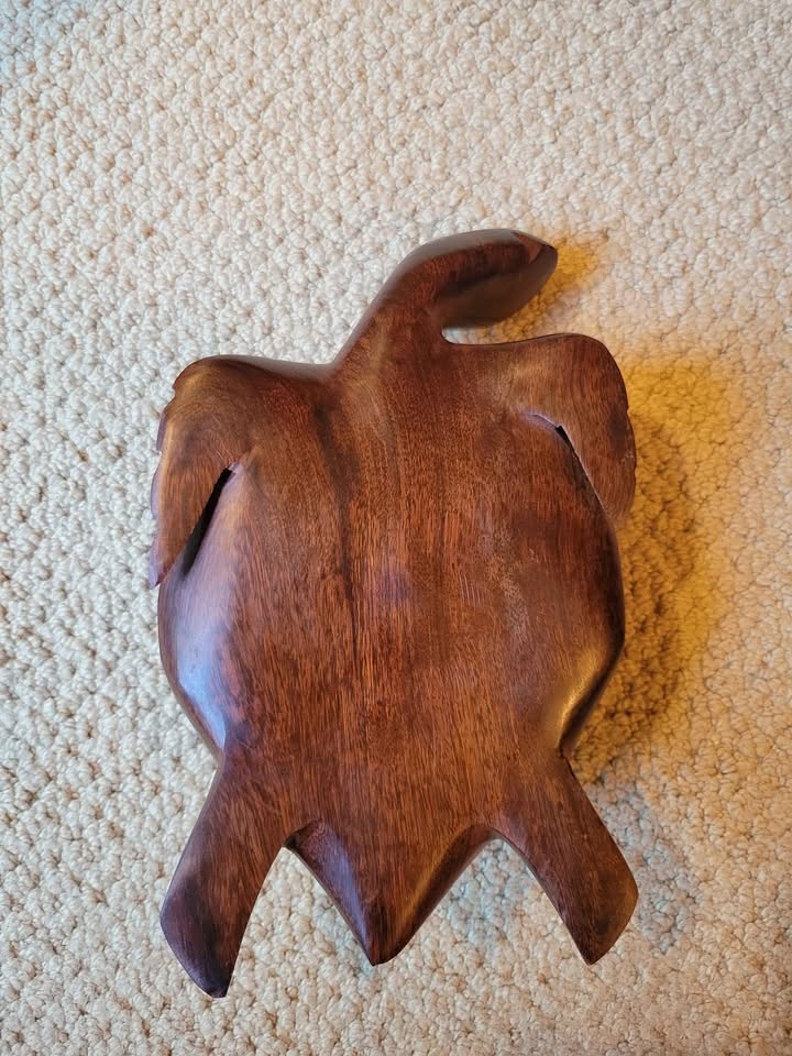 Hand-Carved Wooden Sea Turtle Figurine - photo 4