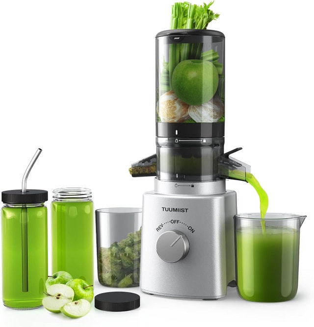 New Factory Sealed Cold Press Juicer w/ 8 Juice Bottles