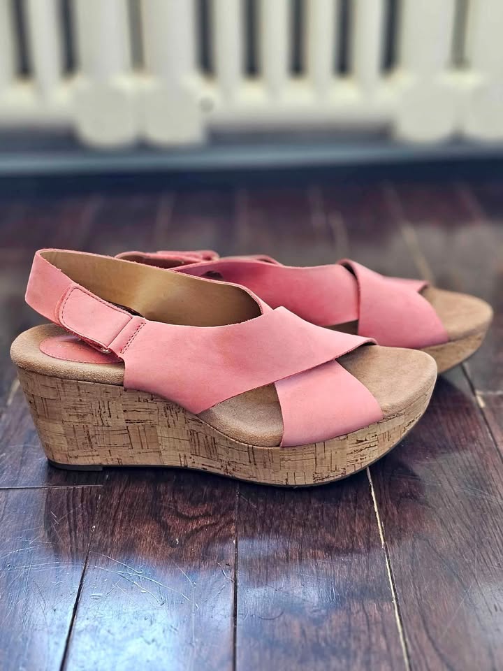 Sz 10 Clarks Coral Pink Wedge Cork Platform Sandals