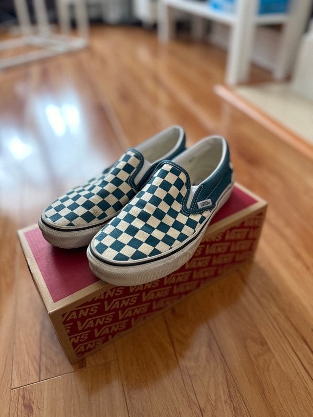 VANS Classic Slip-On shoes (Men US 5) (Used)