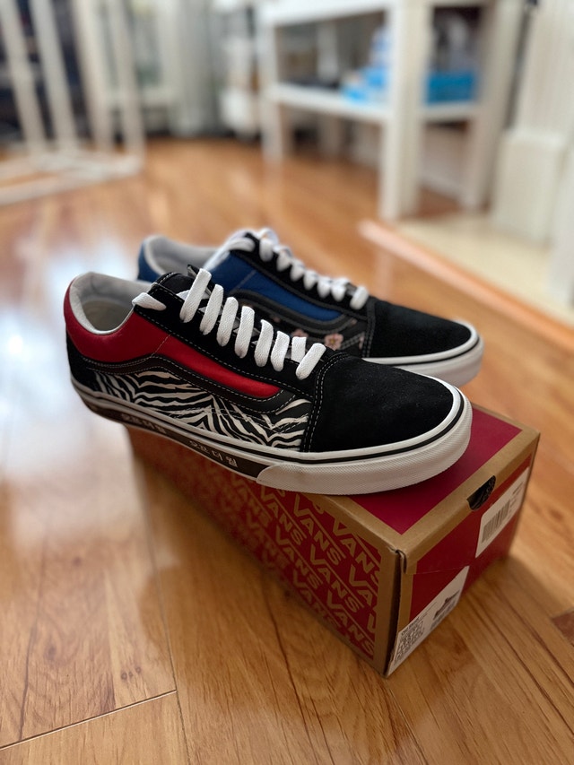 VANS Old School Korean Typography Sneaker Shoes (Men US 9.5) - photo 2