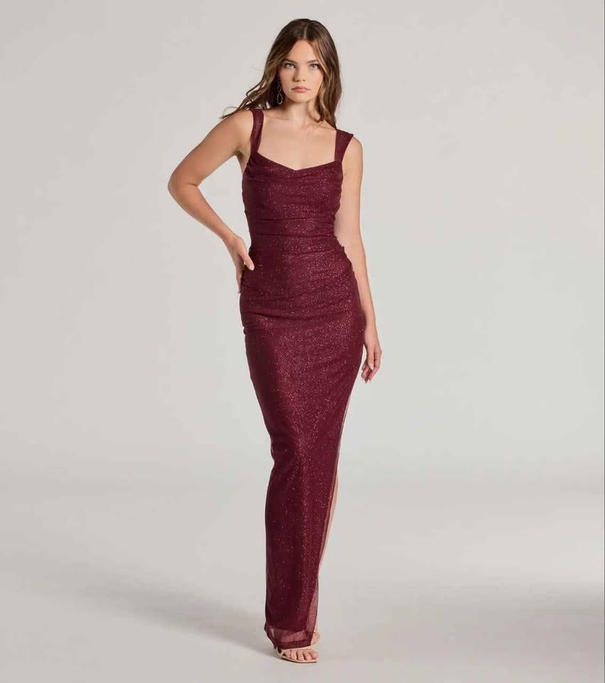 Burgundy Glitter Prom Dress – Elegant, Like New (Worn Once)