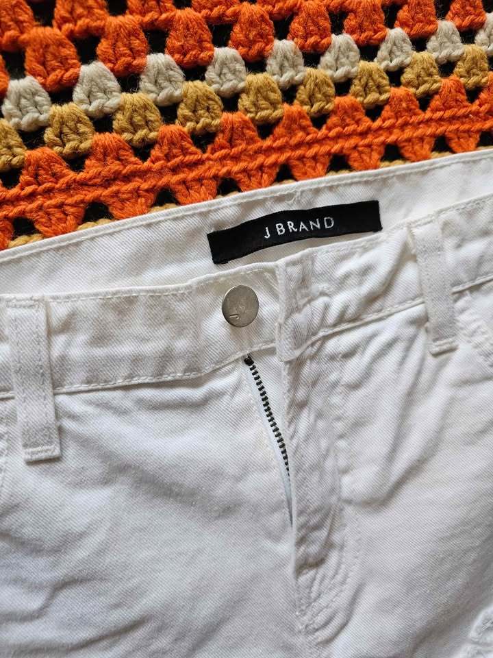J Brand 27 White Distressed Denim Cutoff Shorts - photo 4