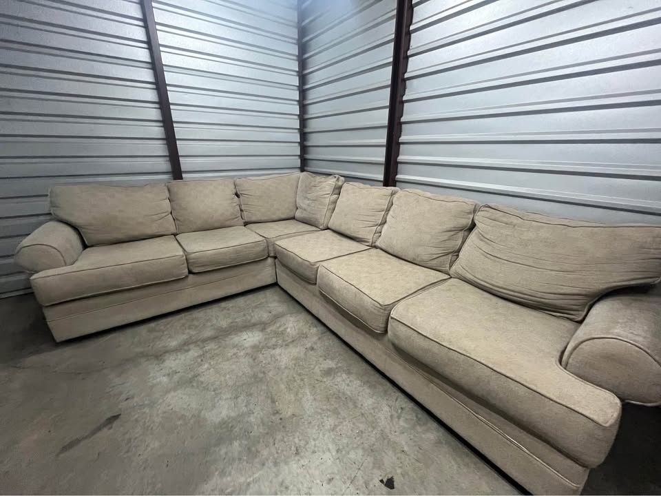 Large light beige sectional - photo 3