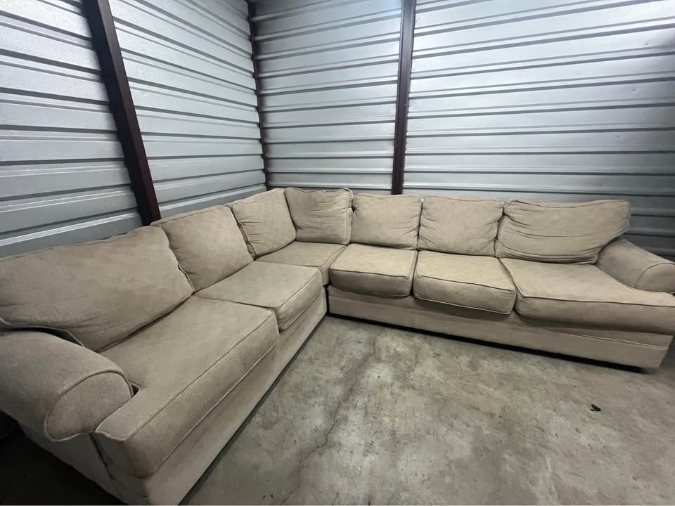 Large light beige sectional - photo 5