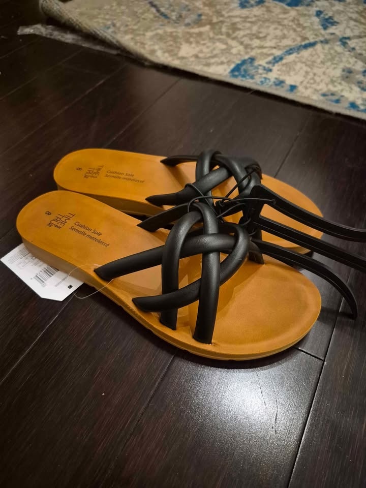 Brand New Size 8 Women's Sandals