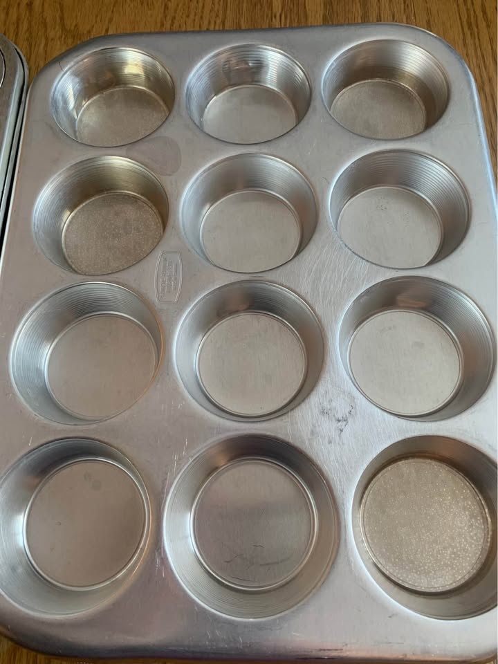 Aluminum Muffin Pans - Both for $10 - photo 3