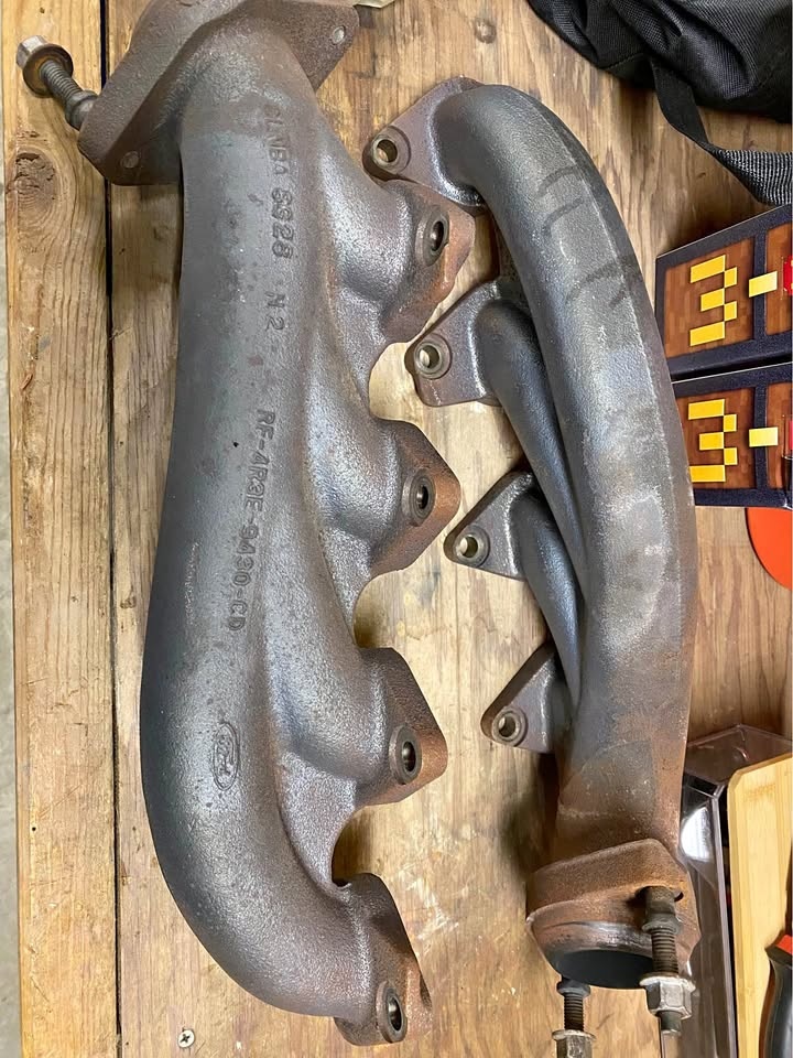 Ford Mustang Exhaust Manifolds & Throttle Body