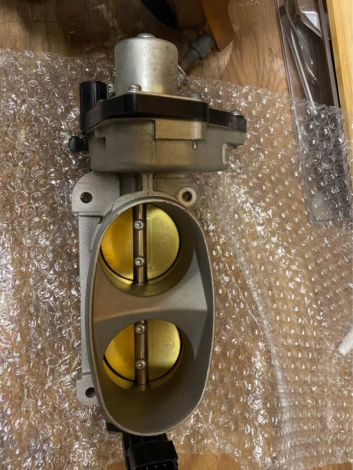 Ford Mustang Exhaust Manifolds & Throttle Body - photo 2