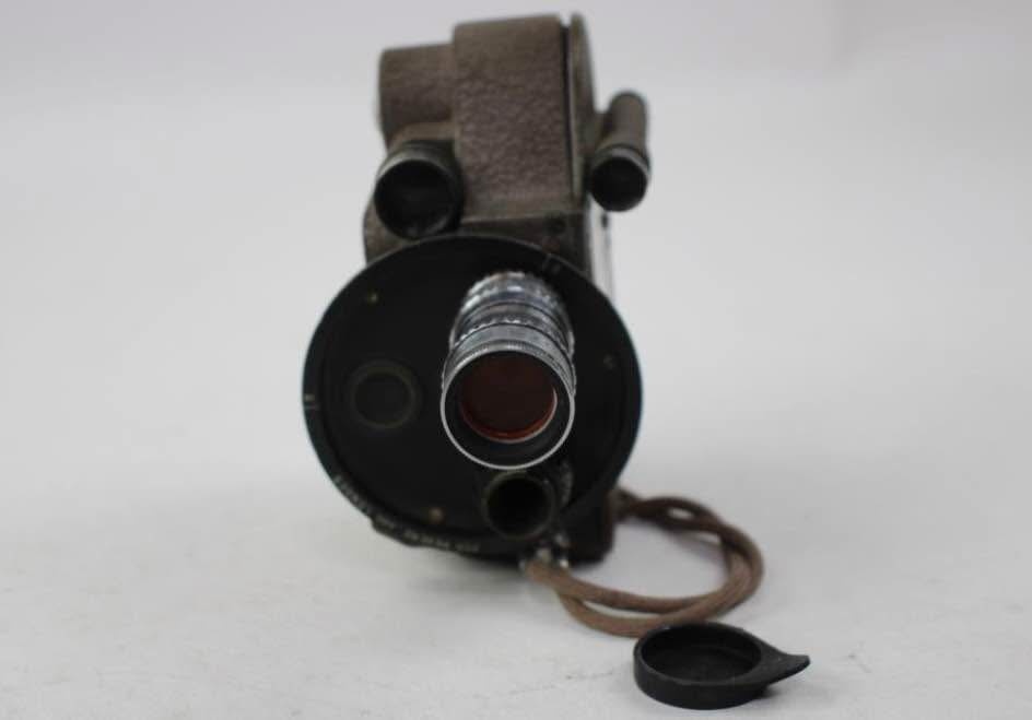 Revere Eight Cine Camera - photo 2