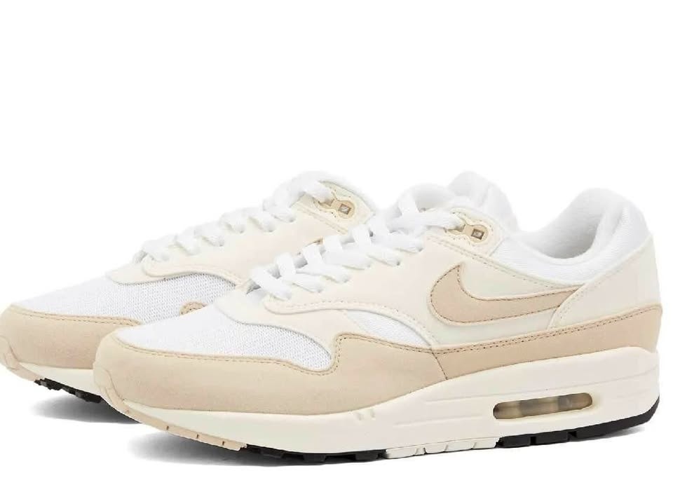 NIKE AIR MAX 1 '87 Women Size 9