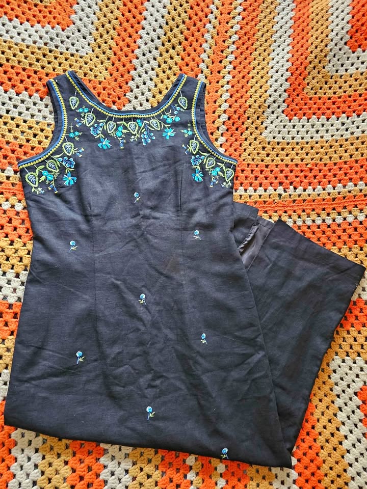 Sz 8 Vintage Linen Floral Embroidered Jessica Dress