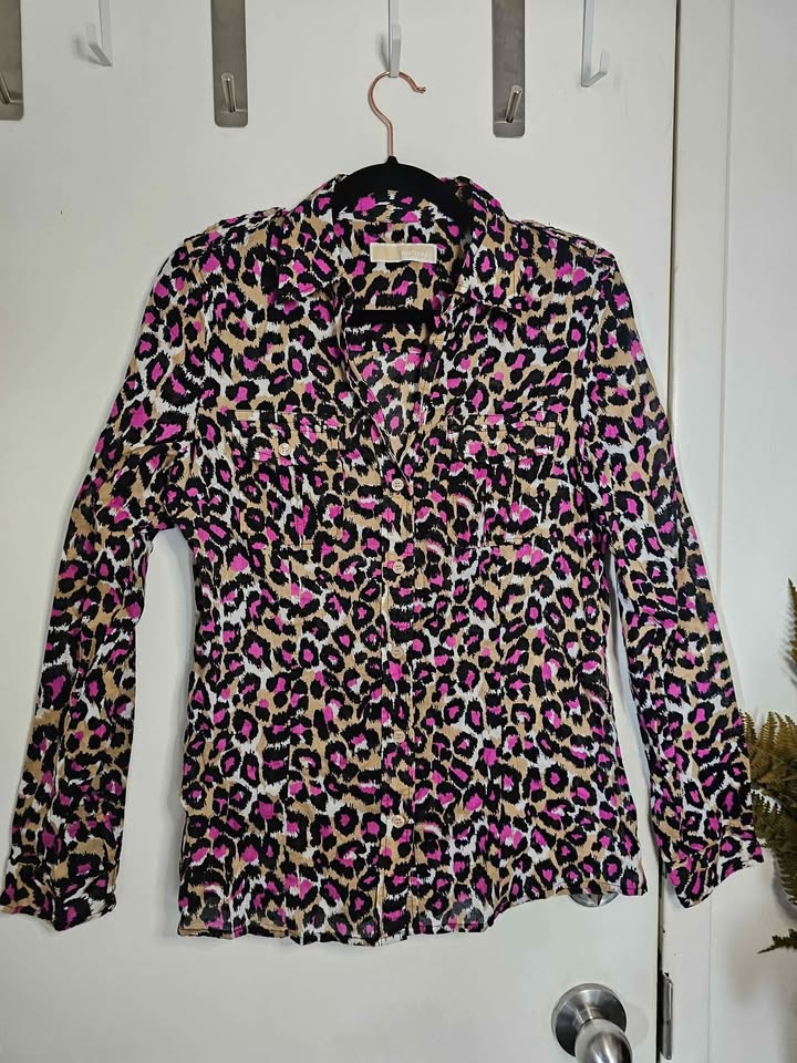 Size M Michael Kors Leopard Print Blouse - photo 2