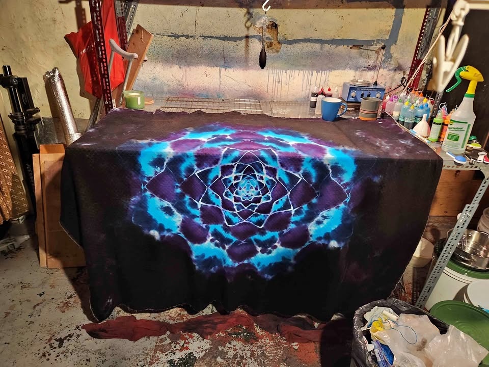 Tie dye tapestries/blankets/throws