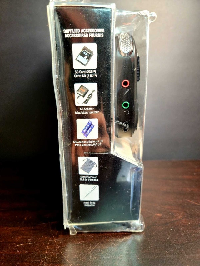 Sony ICD-LX30 Voice Recorder - Sealed - photo 2