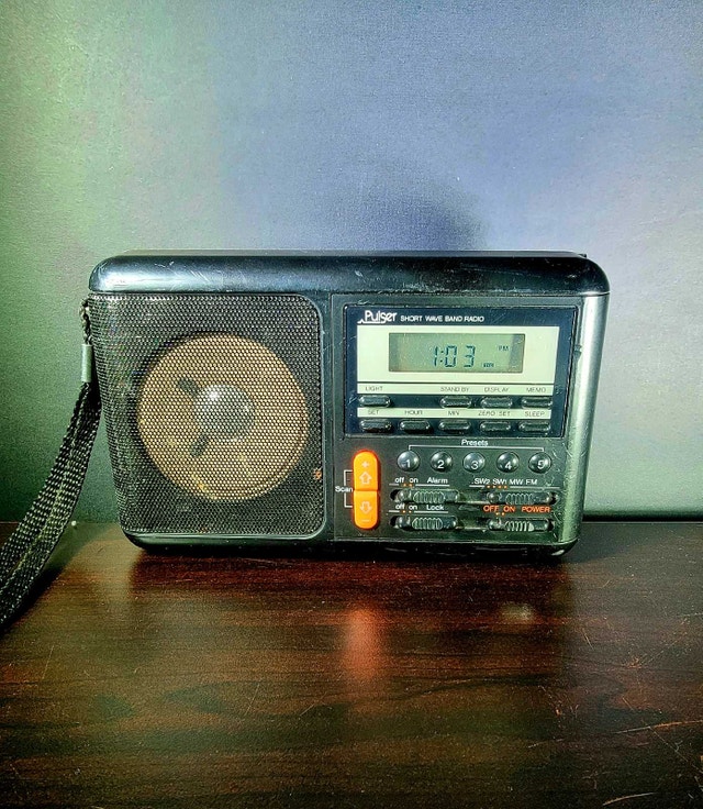 Pulser MB200 4-Band Alarm Clock Radio