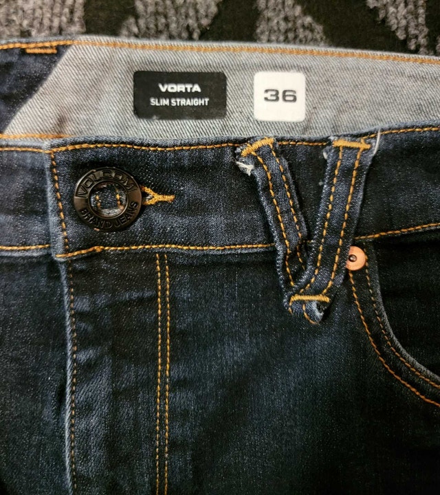 Volcom Vorta Men’s Jeans – Size 36 Slim Straight