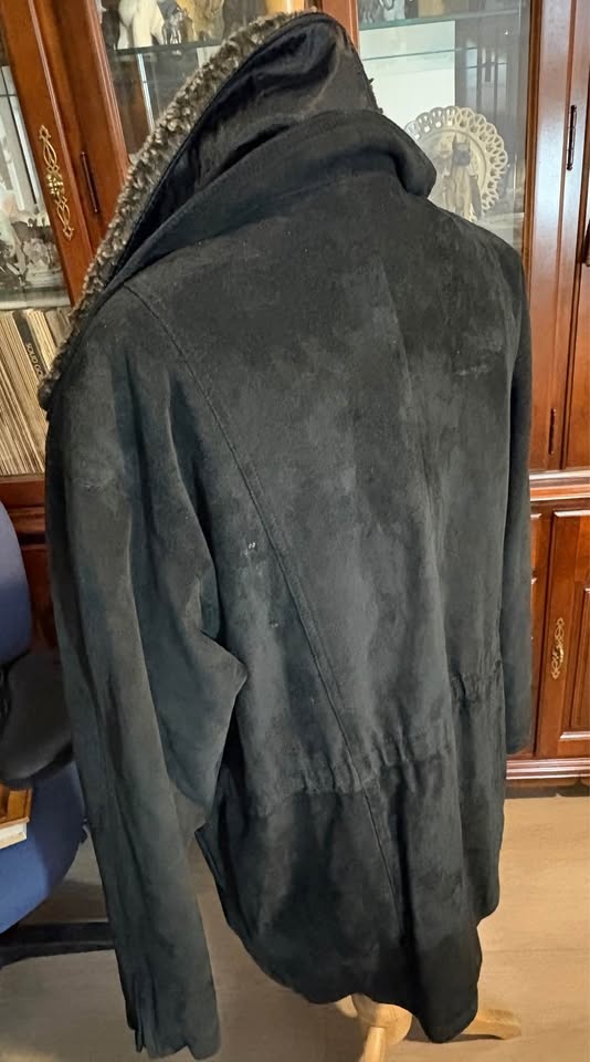 DANIER Leather Winter Coat - Black, Fur Collar, Size M - photo 2