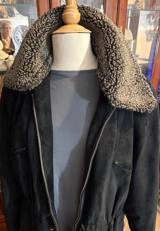 DANIER Leather Winter Coat - Black, Fur Collar, Size M - photo 3