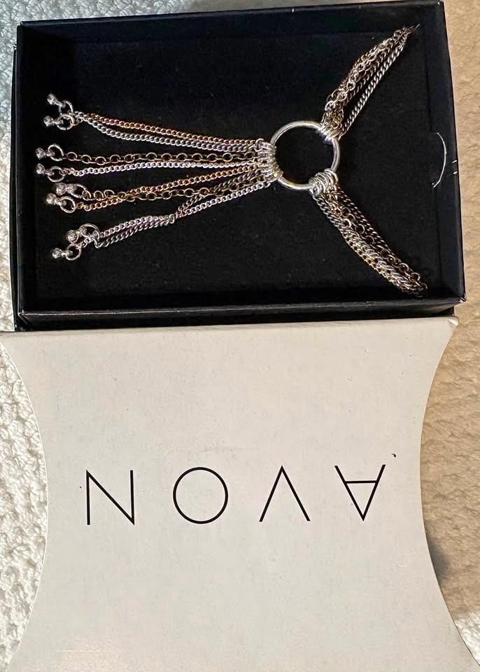 AVON Vintage Fringe Benefits Y Chain Necklace