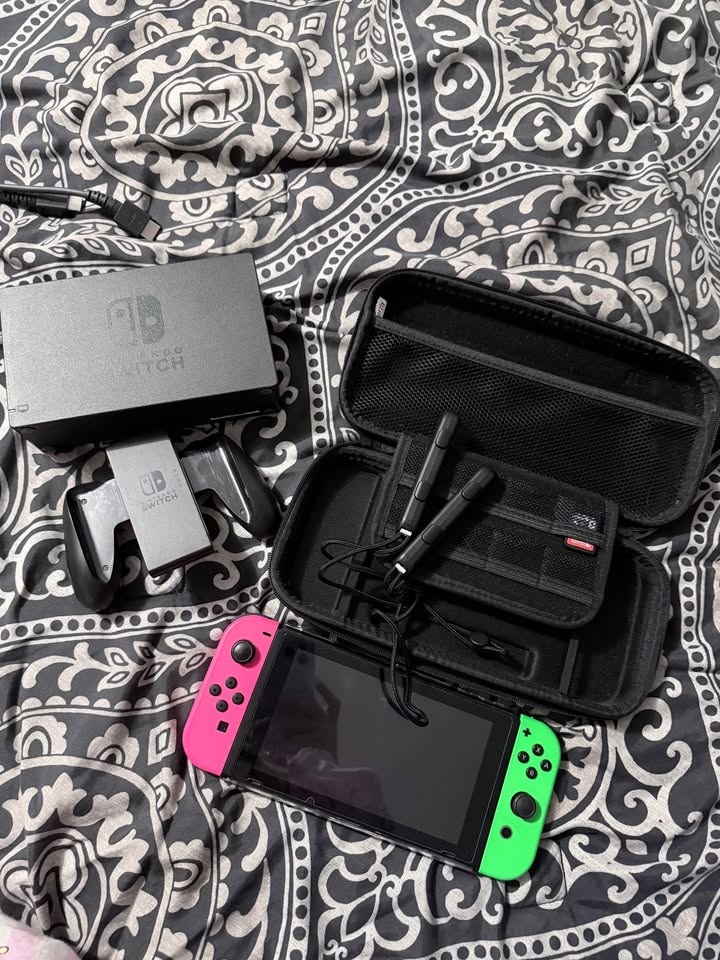 Nintendo Switch v2 with Mario Party Superstars - photo 3