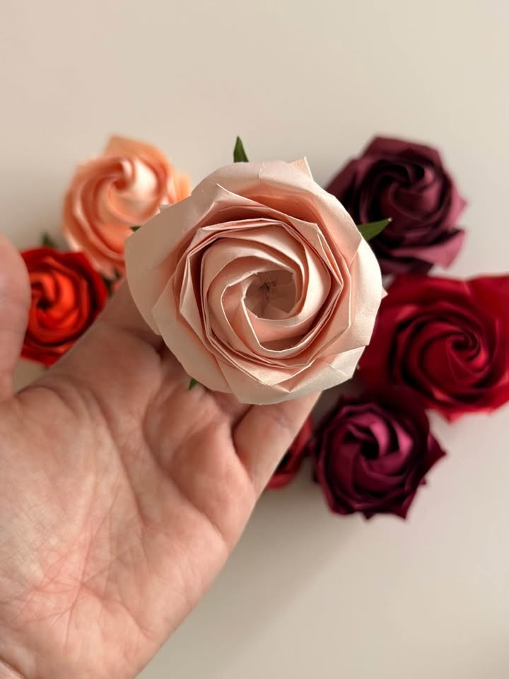 Origami Decor Bundle - 9 Roses + 5 Birds - Moving Sale - photo 2