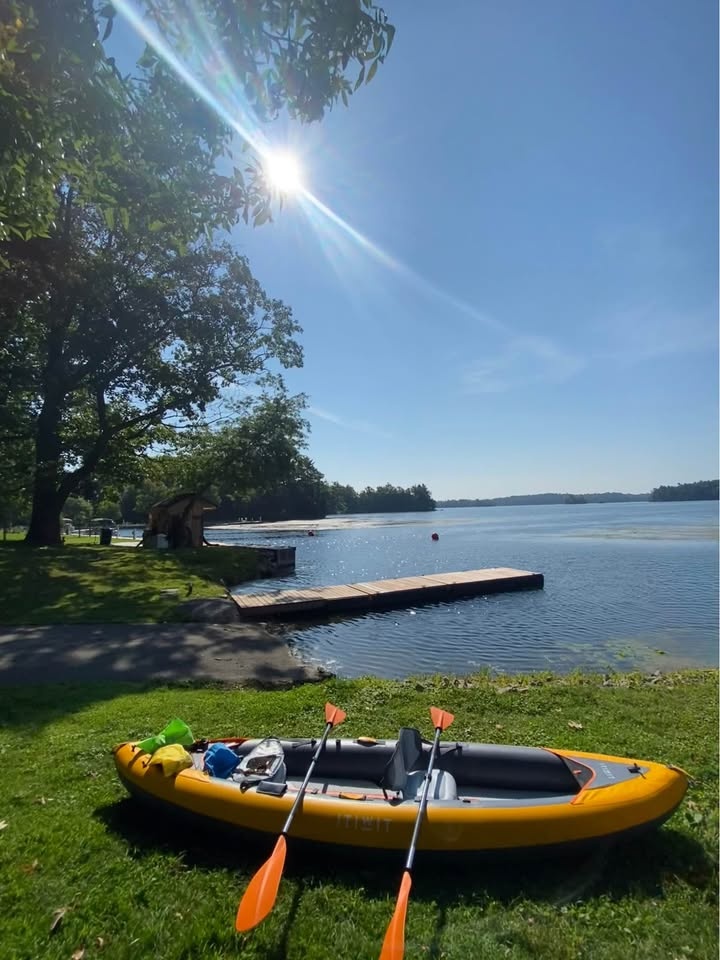 Kayak Bundle w/ Paddles, Life Jackets, Pump - Moving Sale - photo 2