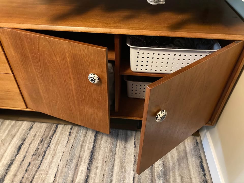 Unaltered MCM Danish credenza for sale - photo 3
