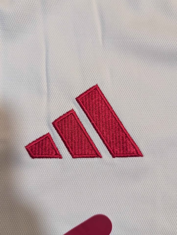 Liverpool 2526 Away Jersey - Medium & Large - photo 4