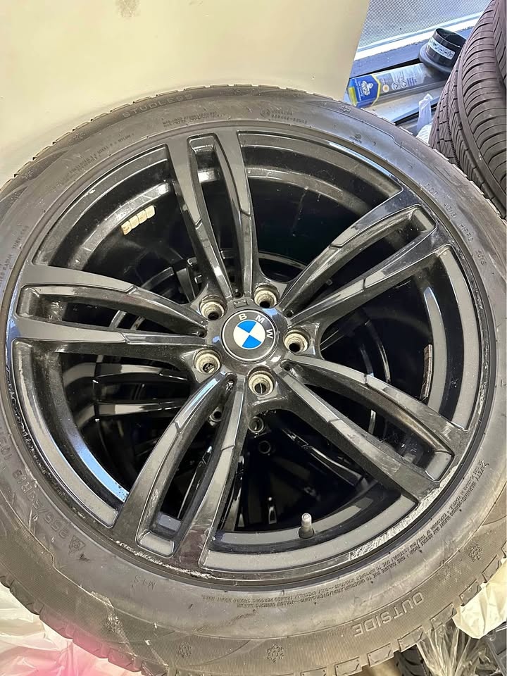 Set of 4 BMW X6 /5 rims and used tires