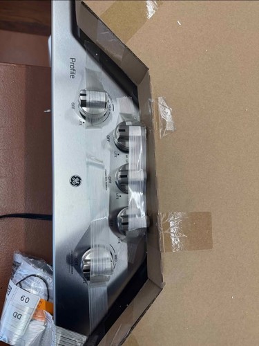 GE 36" Stainless 5 Burner Built-In Gas Cooktop (JGP5036SLSS) - photo 4