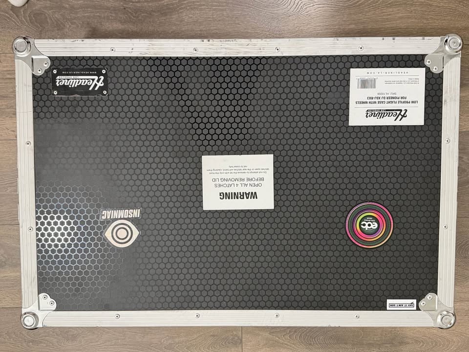 Pioneer XDJ-RX3 DJ Controller with Flight Case & Warranty - photo 5