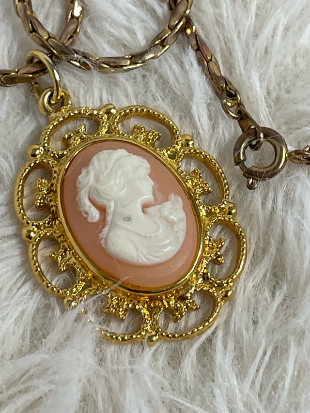 Vintage Gold Tone Cameo Collection - photo 4