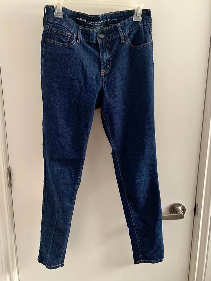 Old Navy Super Skinny Mid-Rise Jeans - Size 6 Reg