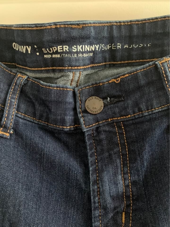 Old Navy Super Skinny Mid-Rise Jeans - Size 6 Reg - photo 2