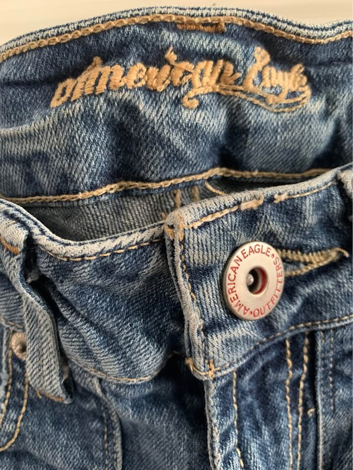American Eagle Jeans - Size 6 Reg - photo 2