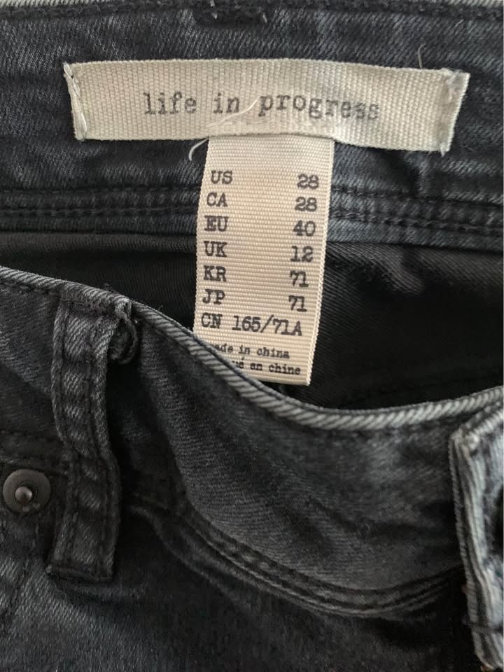 Life in Progress Jeans - Size 28 - photo 2