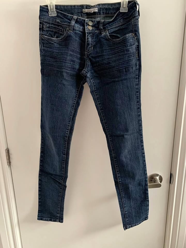Forever 21 Jeans with Pocket Detail - Size 27