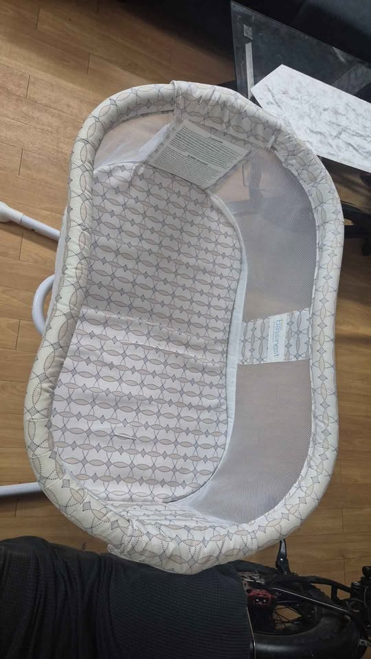 Halo Bassinest Glide Sleeper Baby Bed/Crib - photo 2