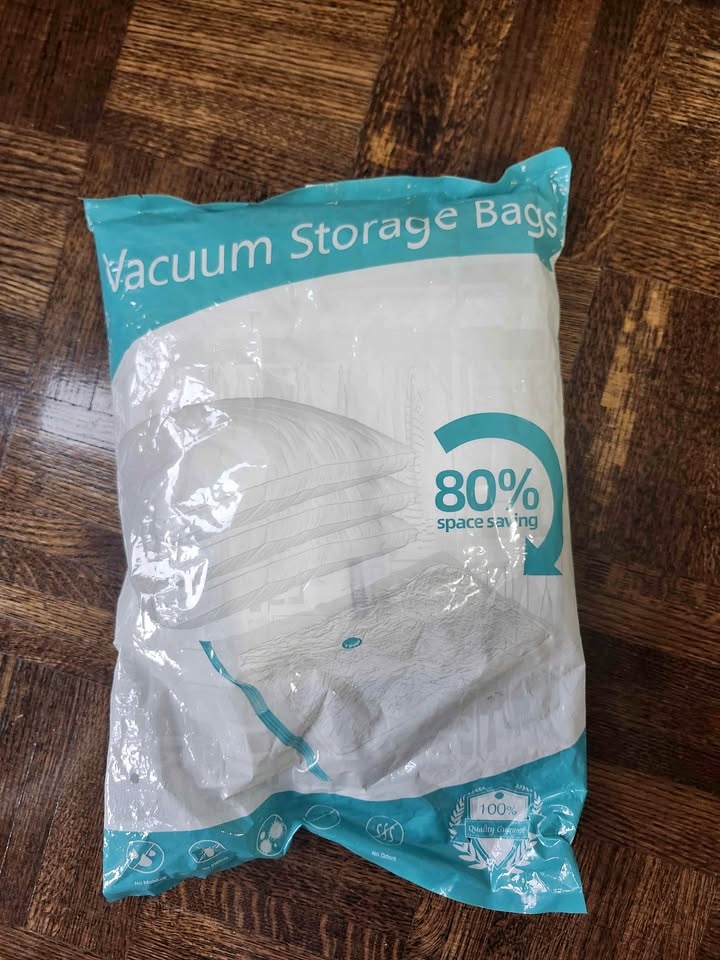 Vaccum bags with vac pump small size