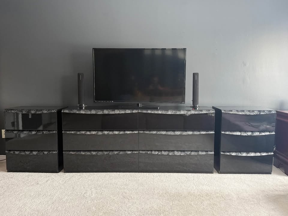 TV Unit & Dresser – Great Condition - photo 4