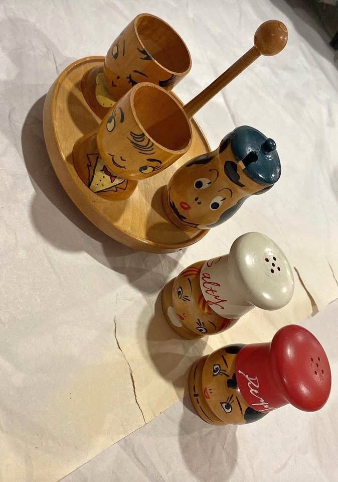 Vintage 1950's MCM Wooden Salt & Pepper Shaker Caddy