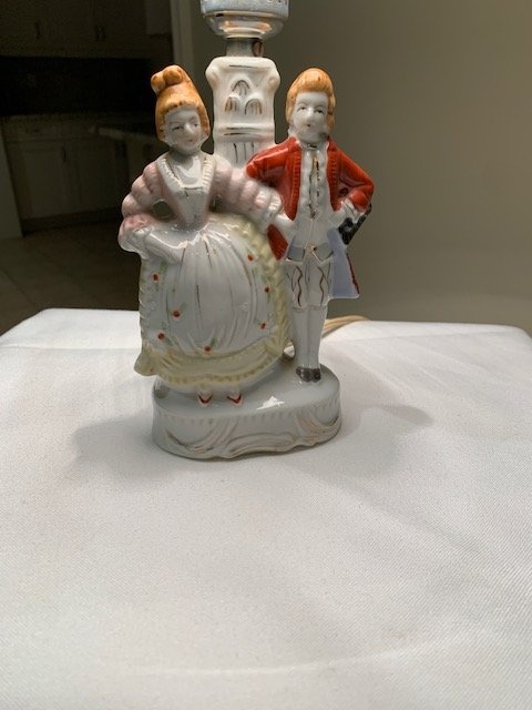 Vintage Victorian Colonial Courting Couple Table Lamp - photo 5