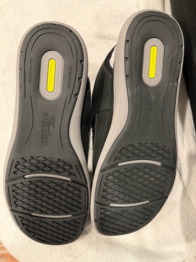 Black Sandals Size 12 - photo 3